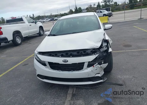 2018 Kia Forte Lx z USA, uszkodzony, nr VIN 3KPFL4A77JE235458